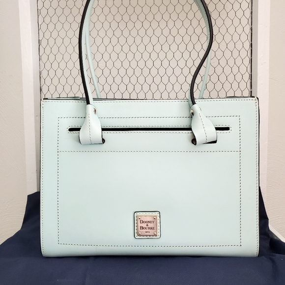 Dooney & Bourke Handbags - Dooney & Bourke shoulder bag NWOT
